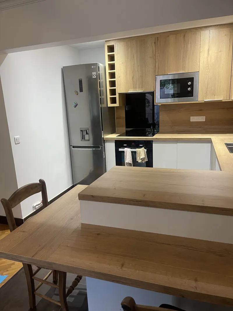 Rénovation de cuisine en bois avec plaque de cuisson à Maisons-Alfort, Val-de-Marne