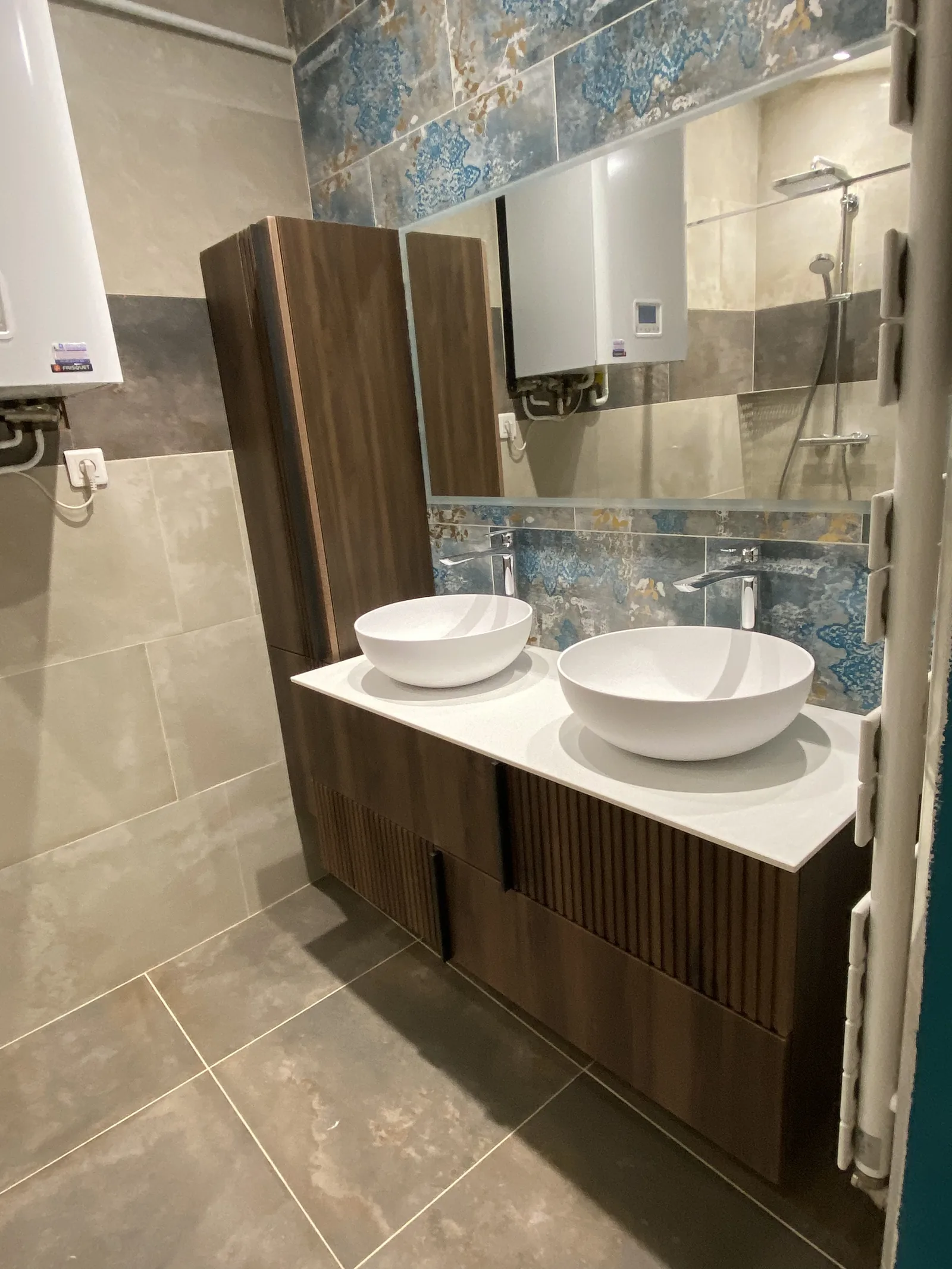 Réalisation MNM BTP — salle de bains avec double vasque